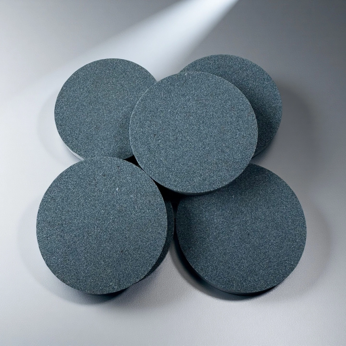 close-up of SiC ceramic foam filter with uniform 40ppi structure