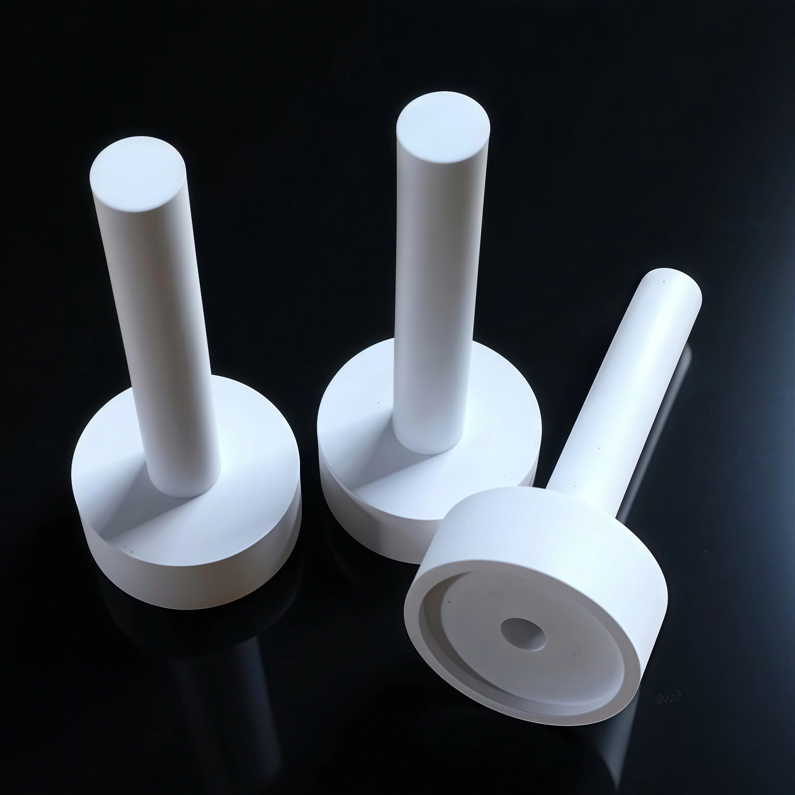 Boron nitride column used in plasma processing chamber