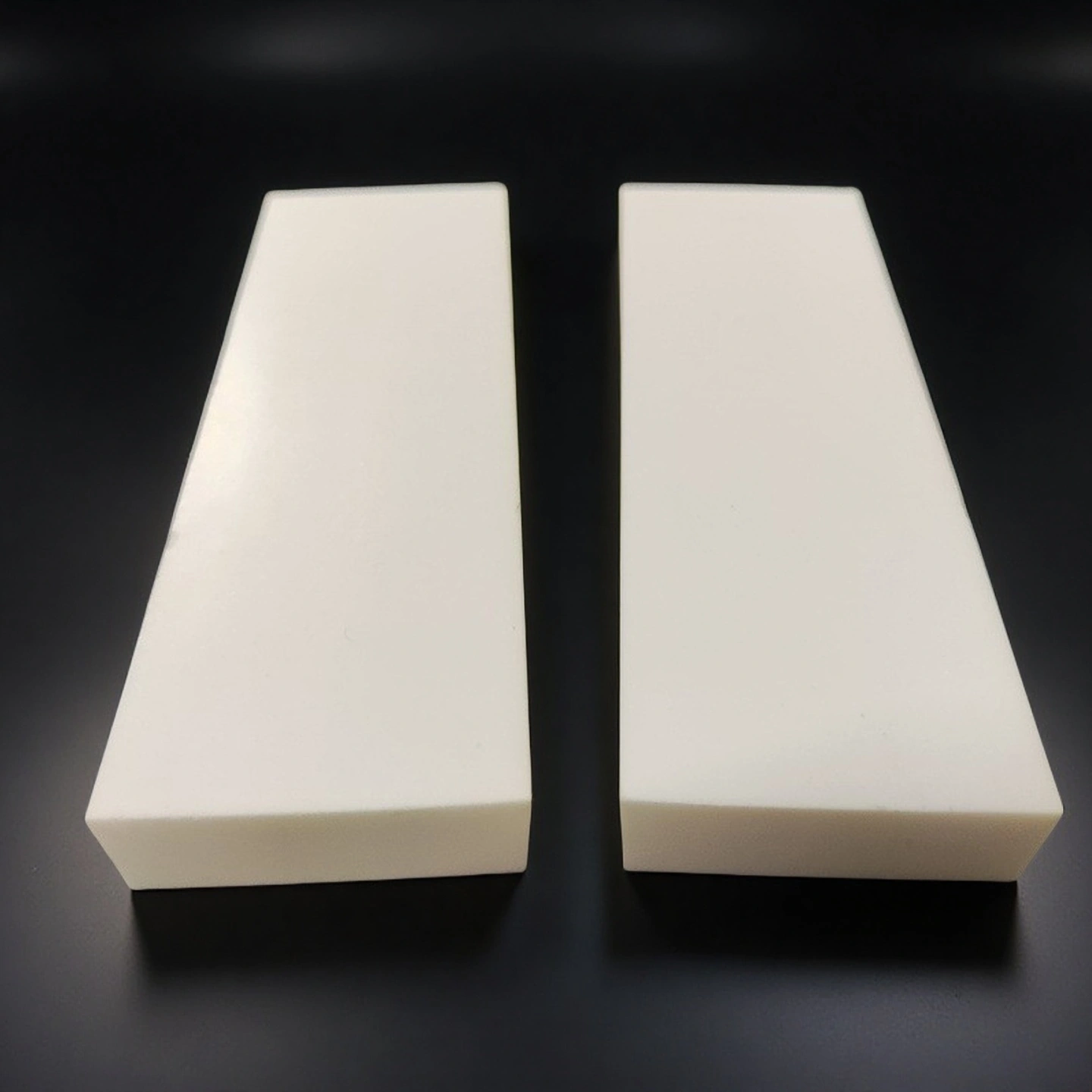 Surface texture of ZTA ceramic tile for industrial wear resistance