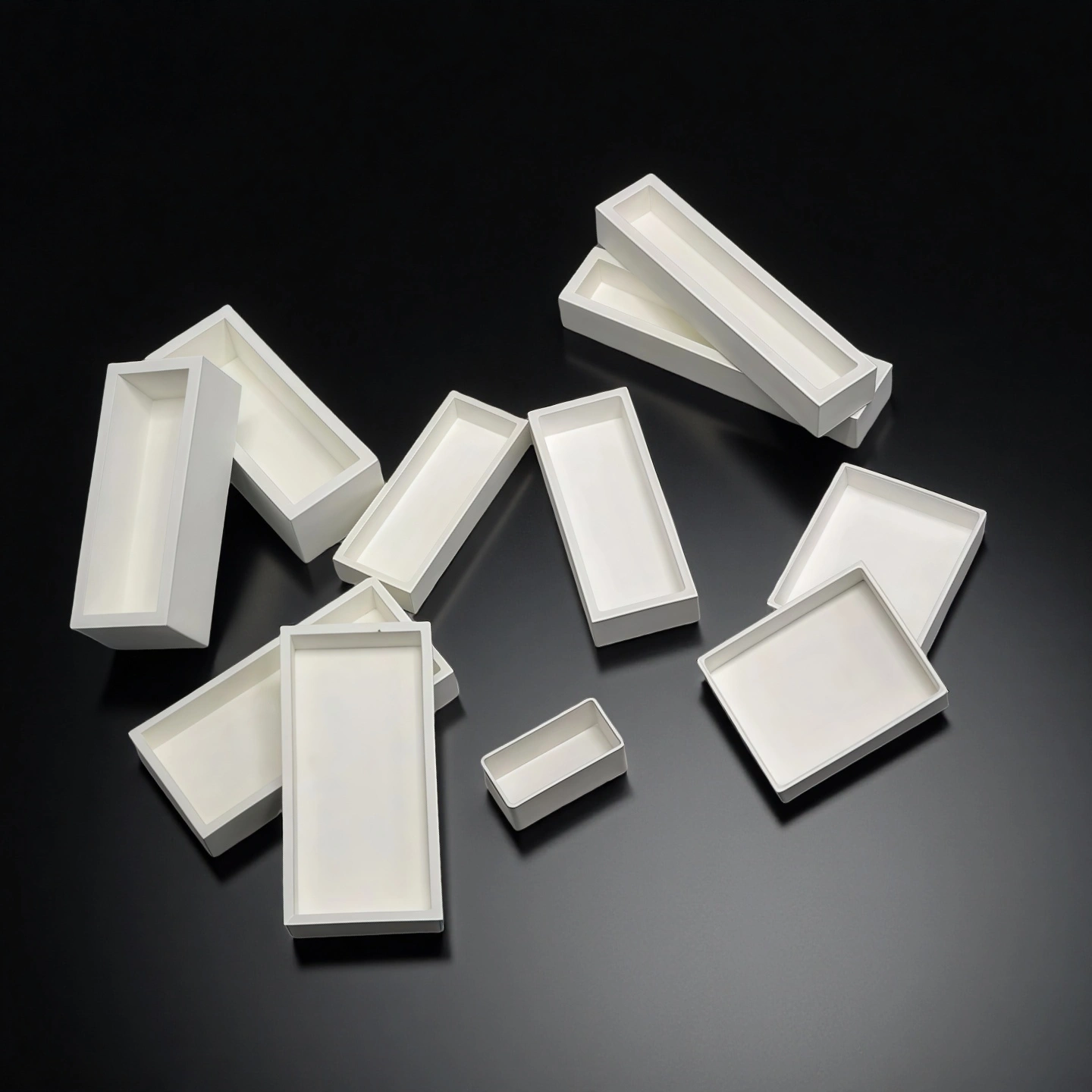 Magnesium oxide crucible with matching lid