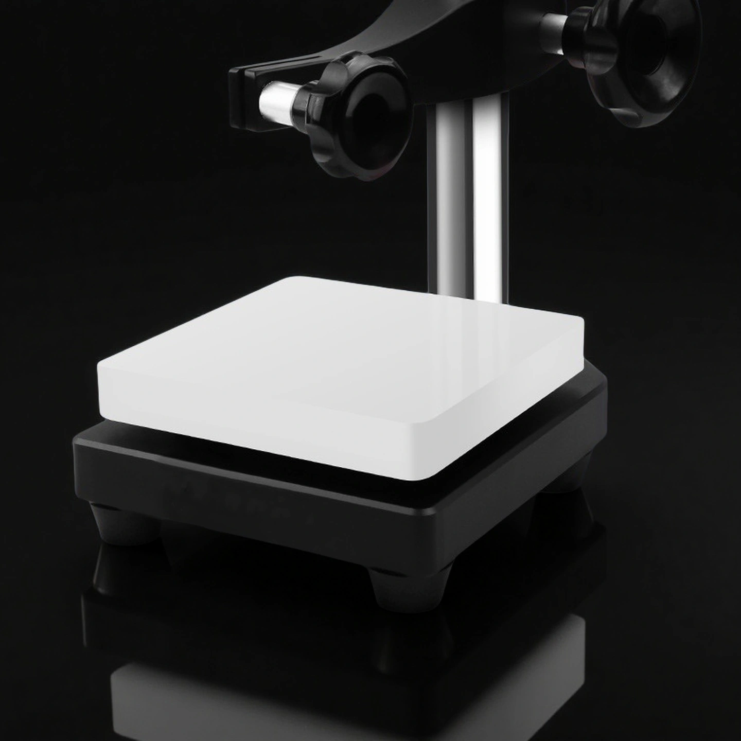 Optical alignment platform made from 99.7% alumina ceramic