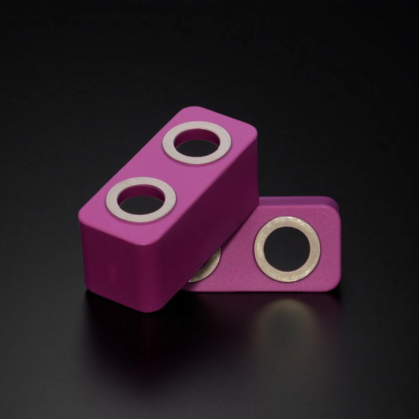 Relay ceramic housing set with surface options: matte and glossy