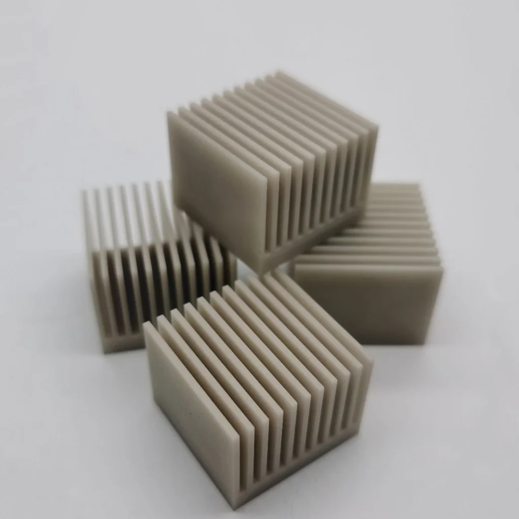 Flat rectangular AlN ceramic heat sink for LED modules