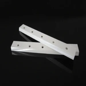 Flat-edge zirconia ceramic scraper for chemical reactor cleaning