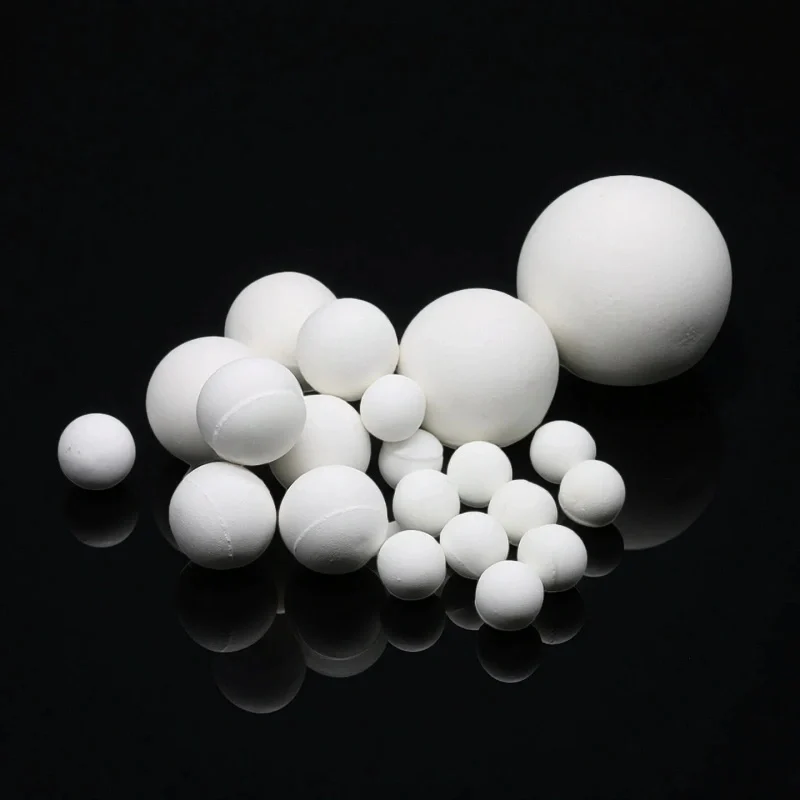Different sizes of high alumina refractory balls for high-temperature applications