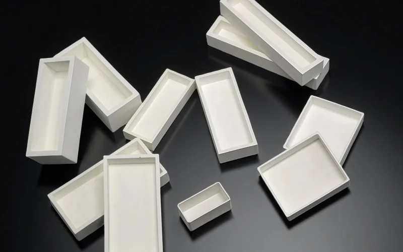 Magnesium oxide crucible with matching lid