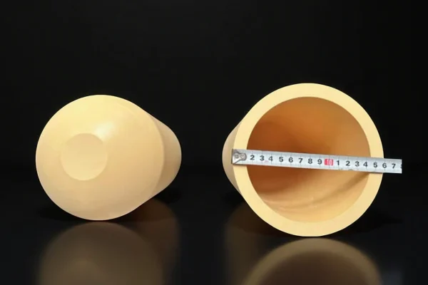 High-temperature zirconia crucible with MgO stabilization
