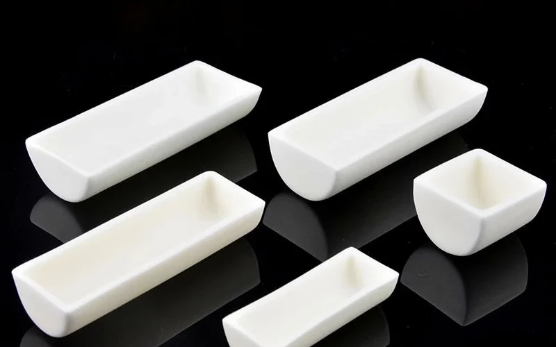 Semicircular alumina crucible with lid, 250 ml