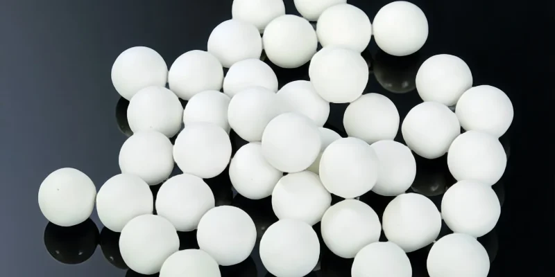 High-purity zirconia grinding media with polished surface